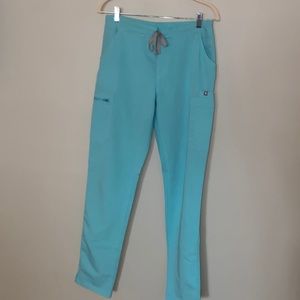 Figs scrubs small top and small tall bottoms